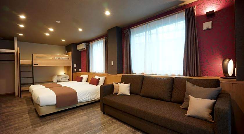 WIRES HOTEL James zaka
