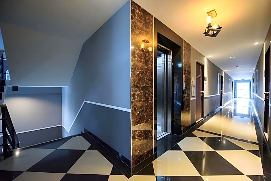 48 Metro Hotel