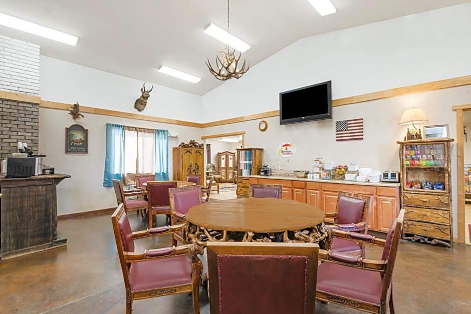 Super 8 by Wyndham Powell