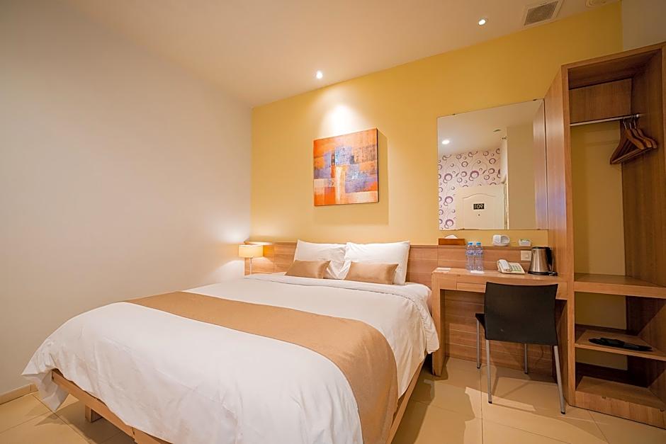Photo 1 of 9 of Deluxe 1 King Bed