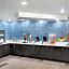 La Quinta Inn & Suites by Wyndham Columbus Airport Reynoldsburg