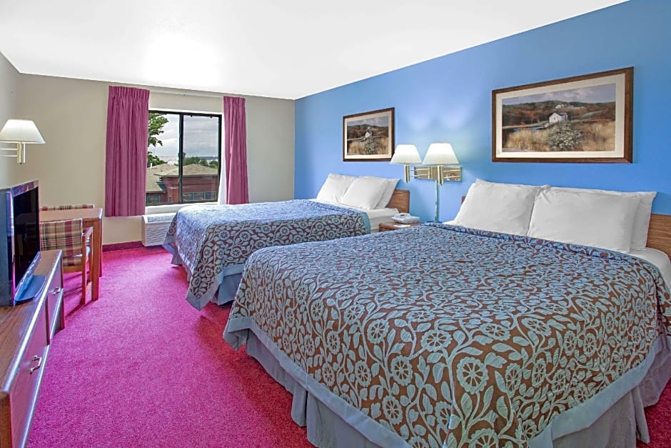 Days Inn by Wyndham Madison NE/Windsor