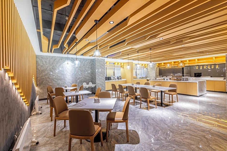 Atour Hotel (Jining Taibai Road Canal City)