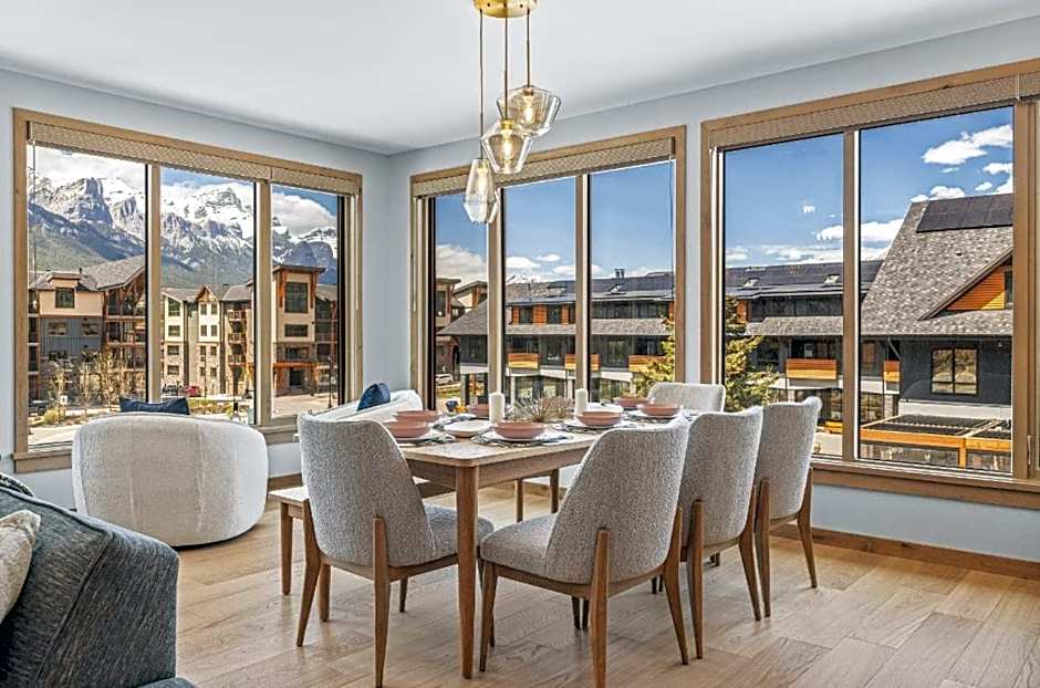 Rundle Lux Villa at Timberstone