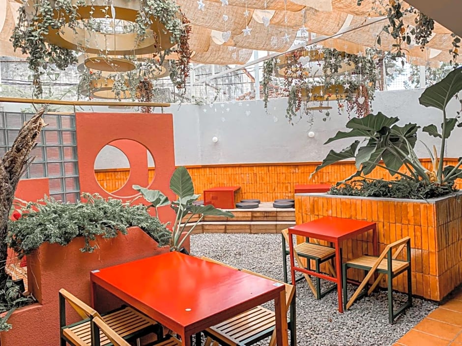 Mr A Hotel – Bandung, ID