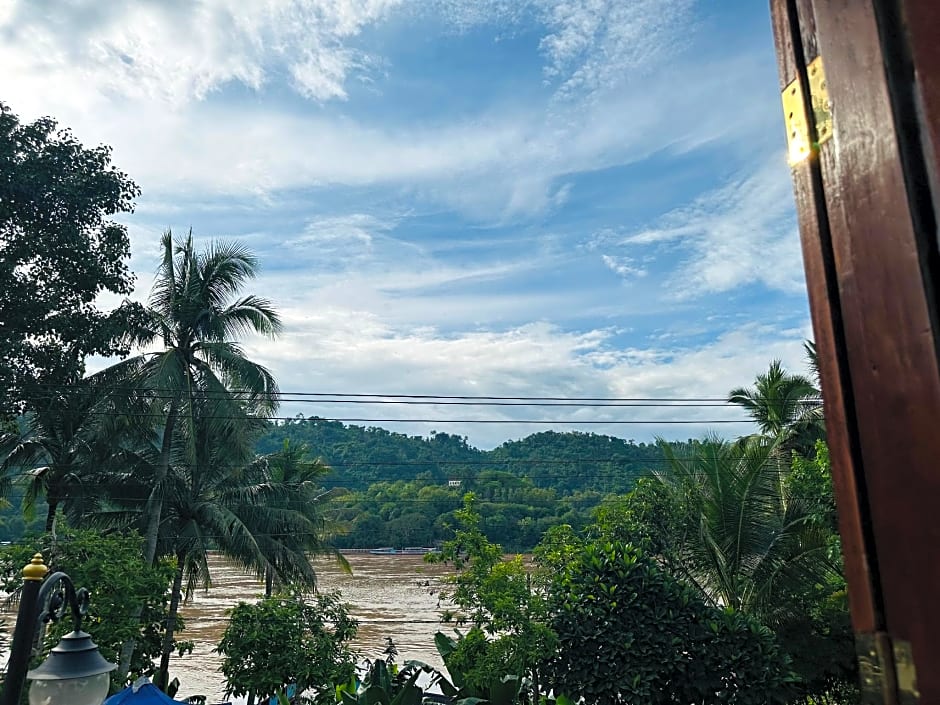 Villa Phonethip Mekong Riverside