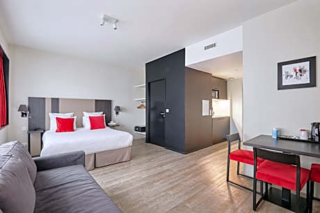 Superior Studio (3 Adults)