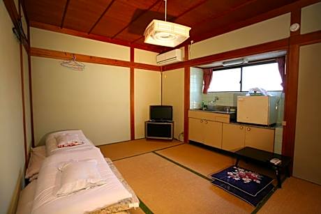 Japanese-Style Twin Room with Wash Basin and Shared Bathroom