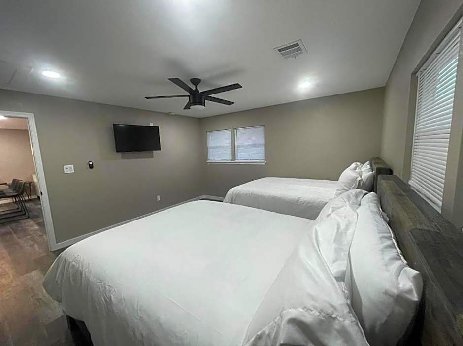 Apt 1- High Plains Lodge at Nomad Landing