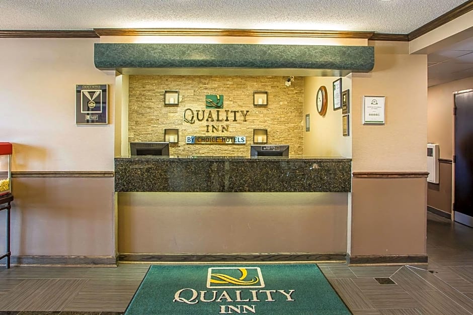 Quality Inn Elgin I-90