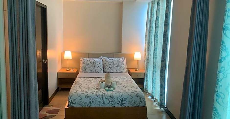 Mactan Newtown 8Newtown Boulevard Beach Condo RM9