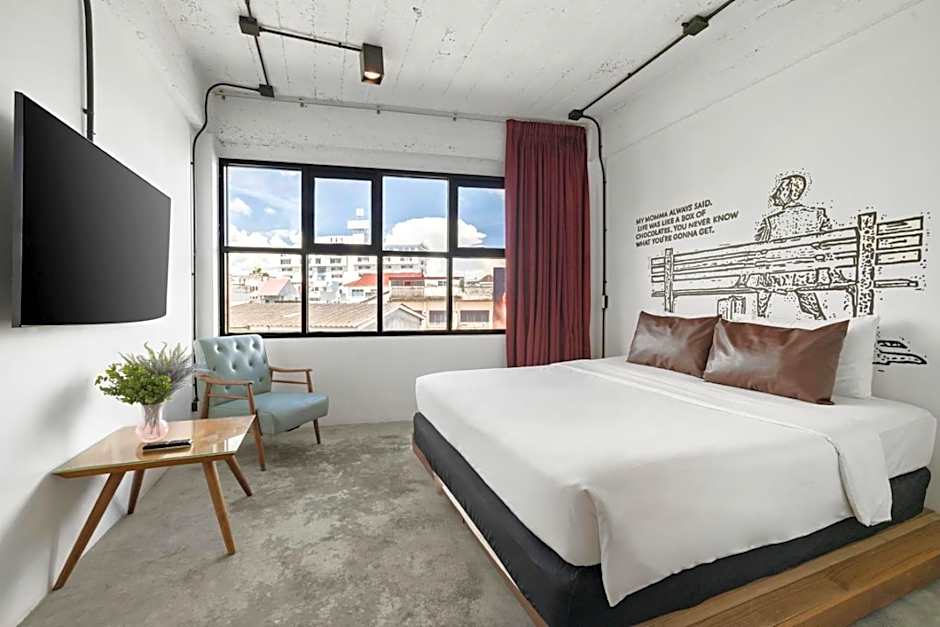 Photo 1 of 10 of Standard, City View