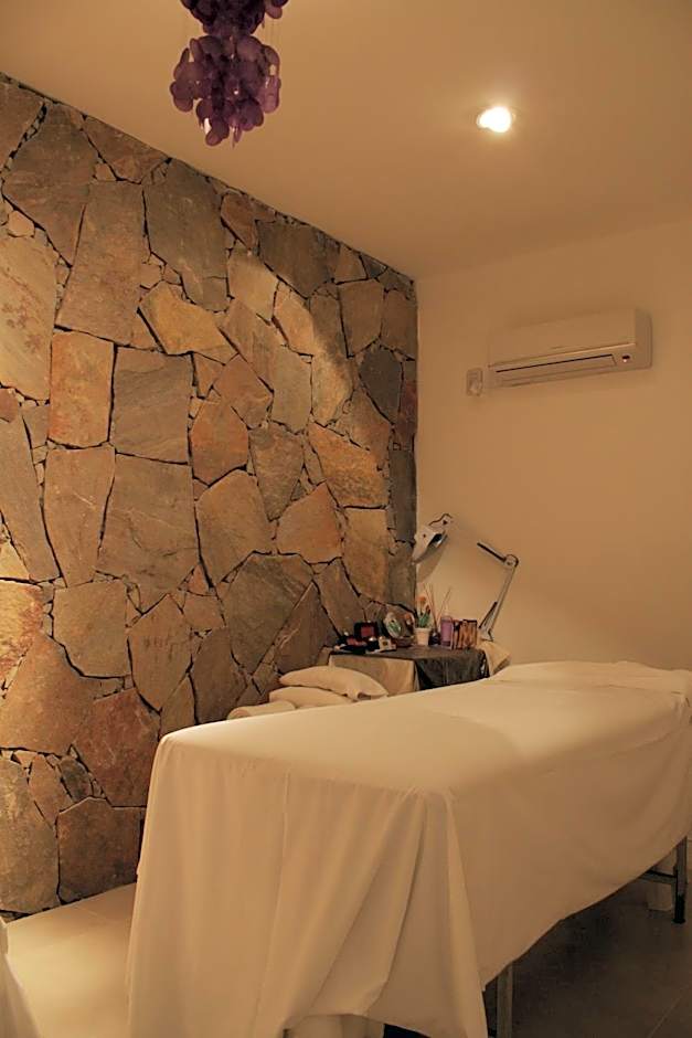 Howard Johnson by Wyndham San Pedro