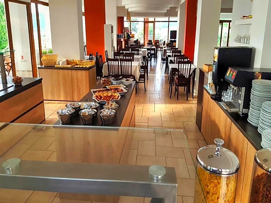 Maranton Beach Hotel