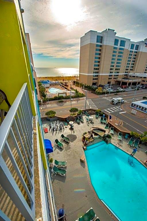 Days Inn by Wyndham Virginia Beach At The Beach