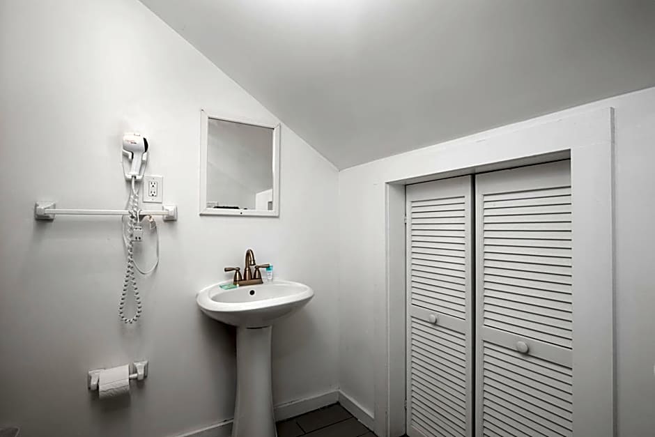 Southernmost Inn Adult Exclusive