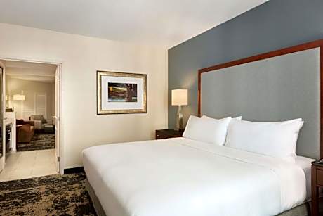 King Suite with Roll-In Shower - Mobility/Hearing Accessible - Non-Smoking