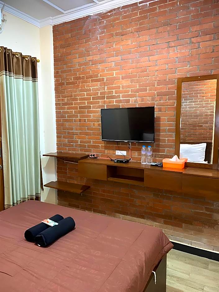 Prime Adisucipto Hotel