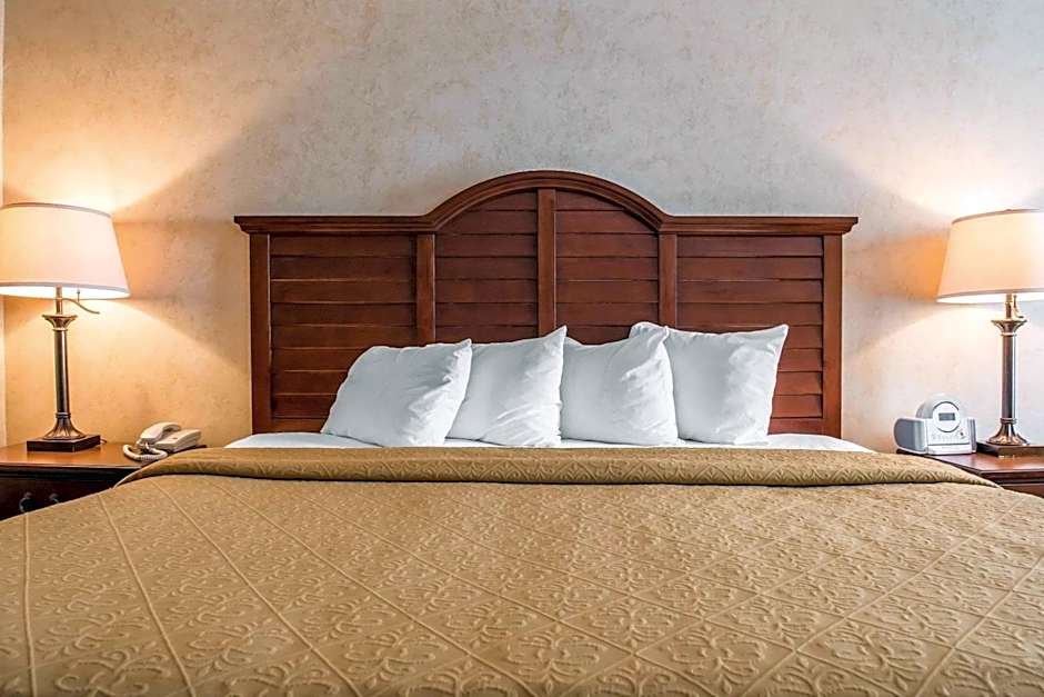 Quality Inn Pittsburgh Airport