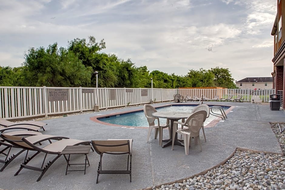 Country Inn & Suites by Radisson, Harlingen, TX