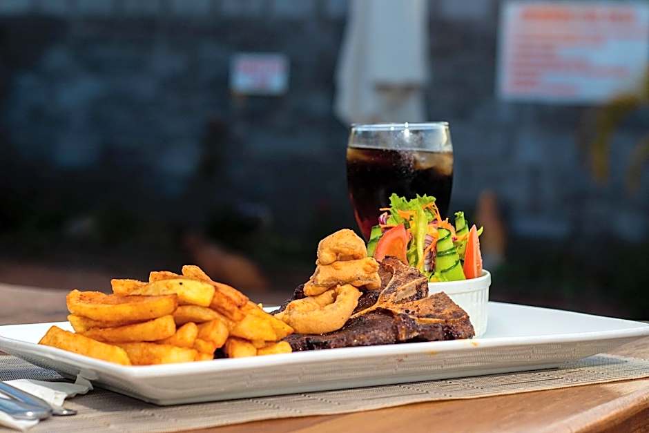 Dzimbahwe Guest Lodge