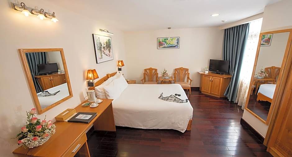 Romance Hotel