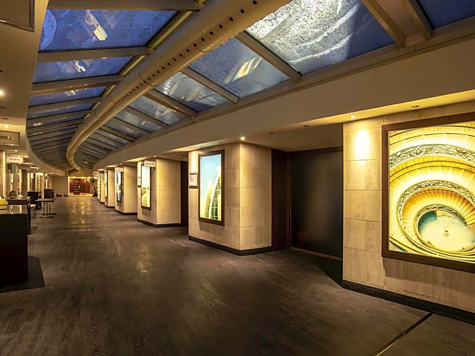 Mercure Roma West