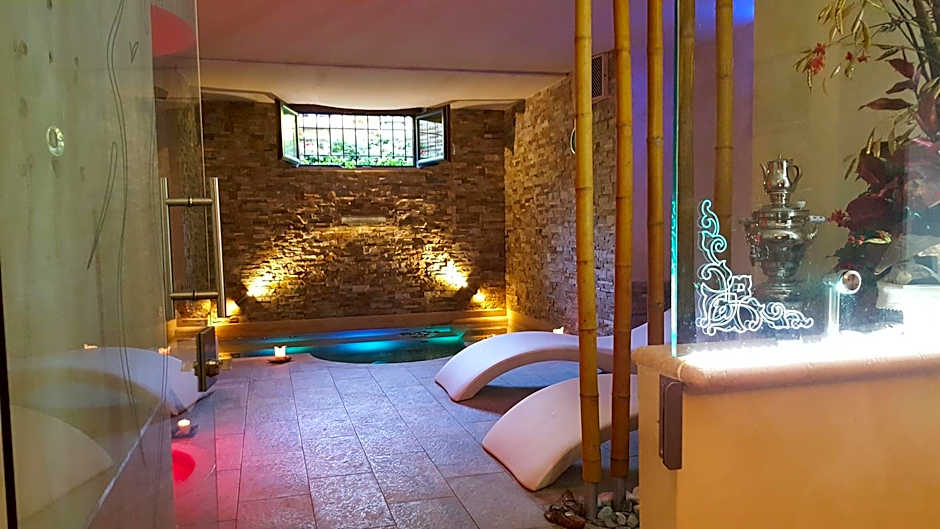 Aurelia Garden Gold B&B
