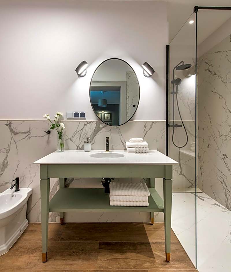 Zamek Sarny - Schloss Scharfeneck