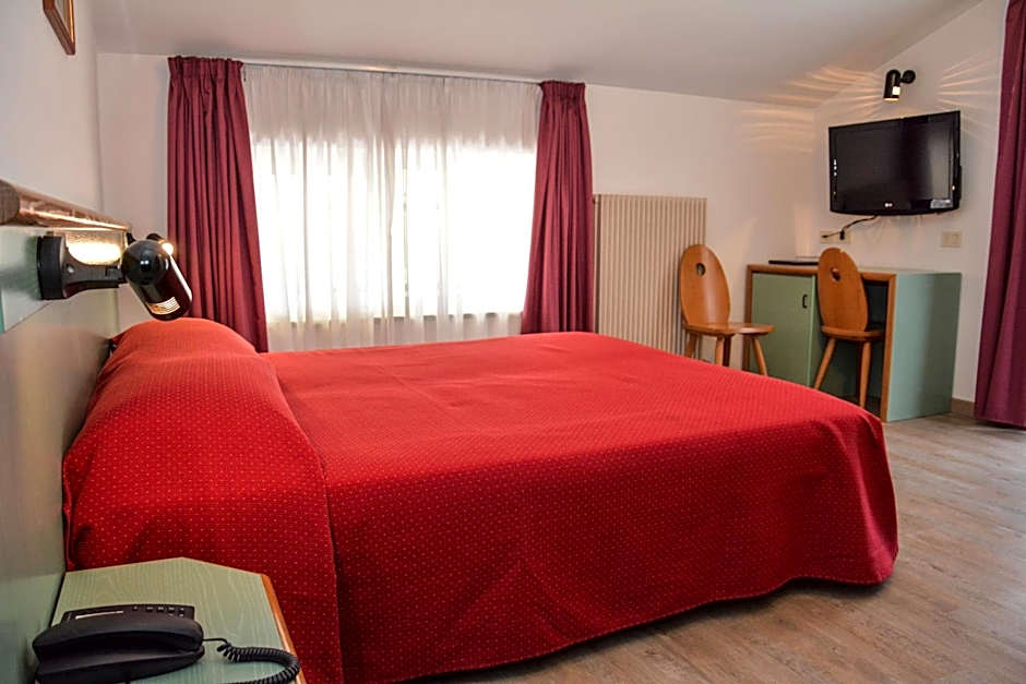 Photo 1 of 13 of 1 Double Bed or 2 Beds, Balcony