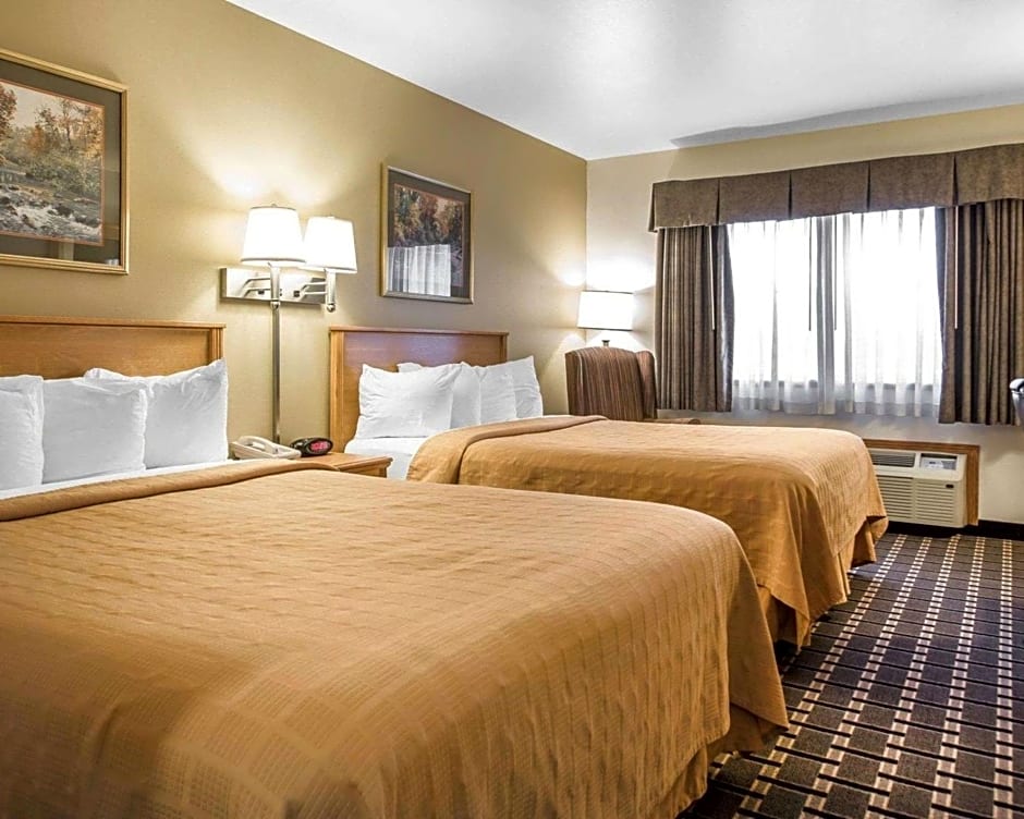 Quality Inn Mauston I-90