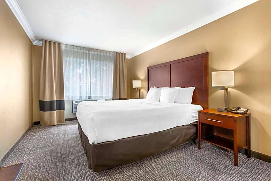 Comfort Inn & Suites Redwood Country