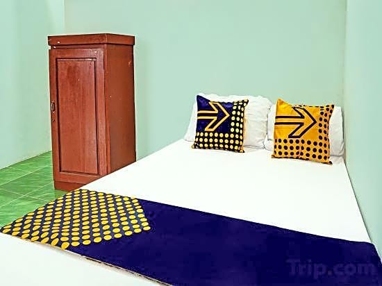 OYO Life 92222 Sahabat Kost Syariah Pacitan