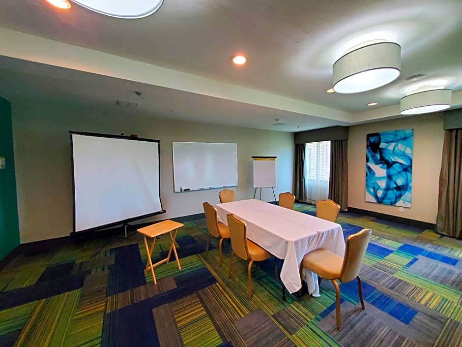Holiday Inn Express Pearland By IHG