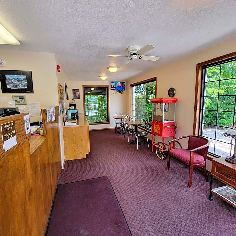 Candlewick Inn and Suites