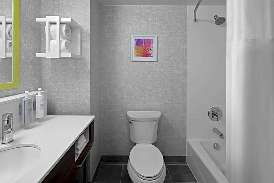 Hampton Inn By Hilton And Suites Grand Rapids