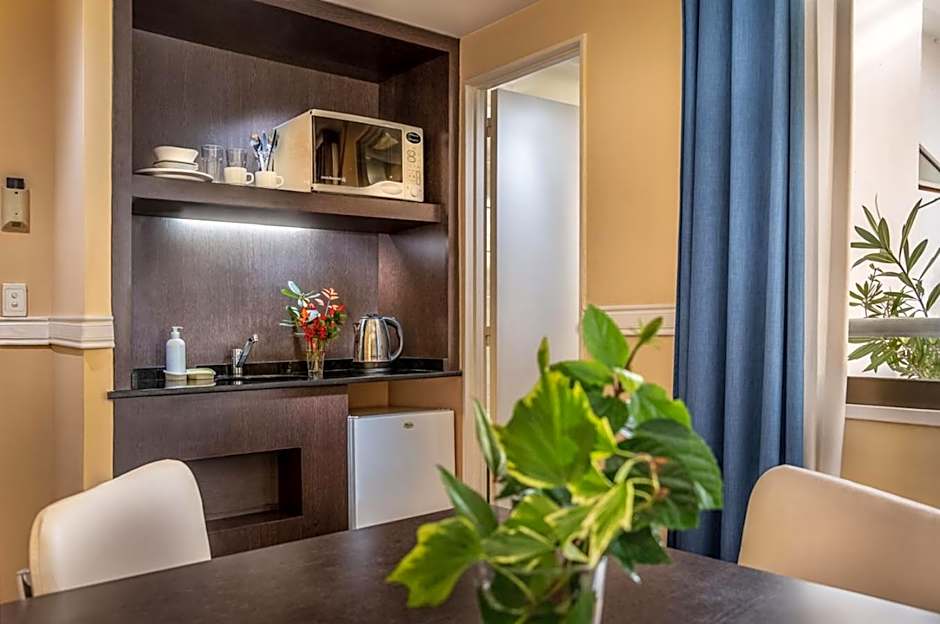 Up Viamonte Hotel