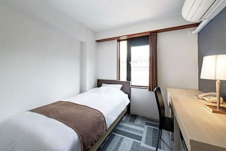 Single Room with Shared Toilet and Bathroom - Non-Smoking