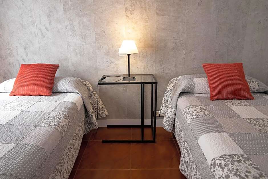 Photo 1 of 36 of 1 Double Bed or 2 Beds