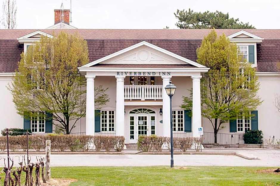 Riverbend Inn & Vineyard