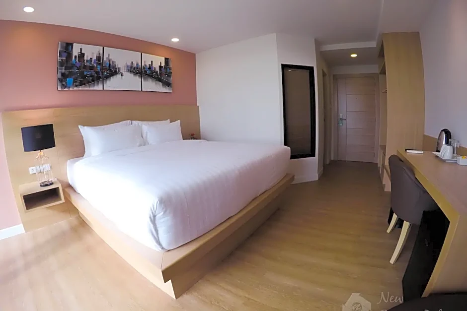 New Square Patong Hotel