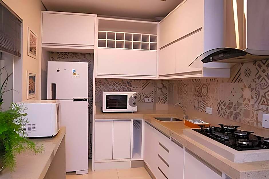 Sobrado com 1 suite 2 quarto ar 1km Shopping JL