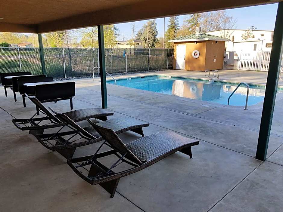 Gridley Inn & RV Park