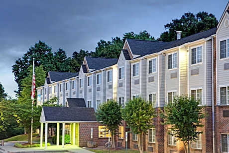 Microtel Inn & Suites by Wyndham Charlotte/University Place