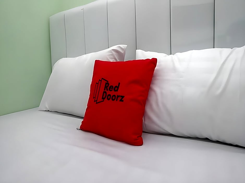RedDoorz near Tugu Kartasura