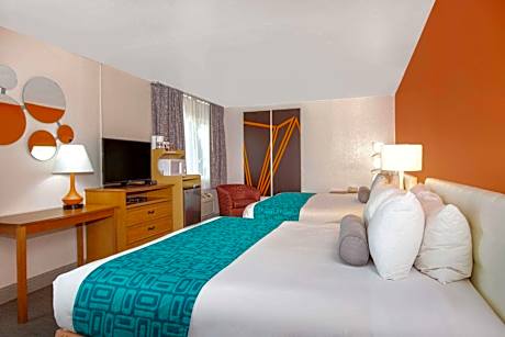 Deluxe King Room with Two King Beds - Non-Smoking