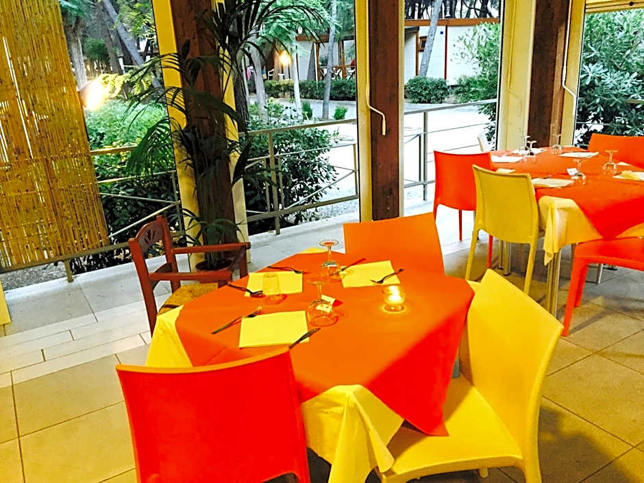 Castroboleto Village