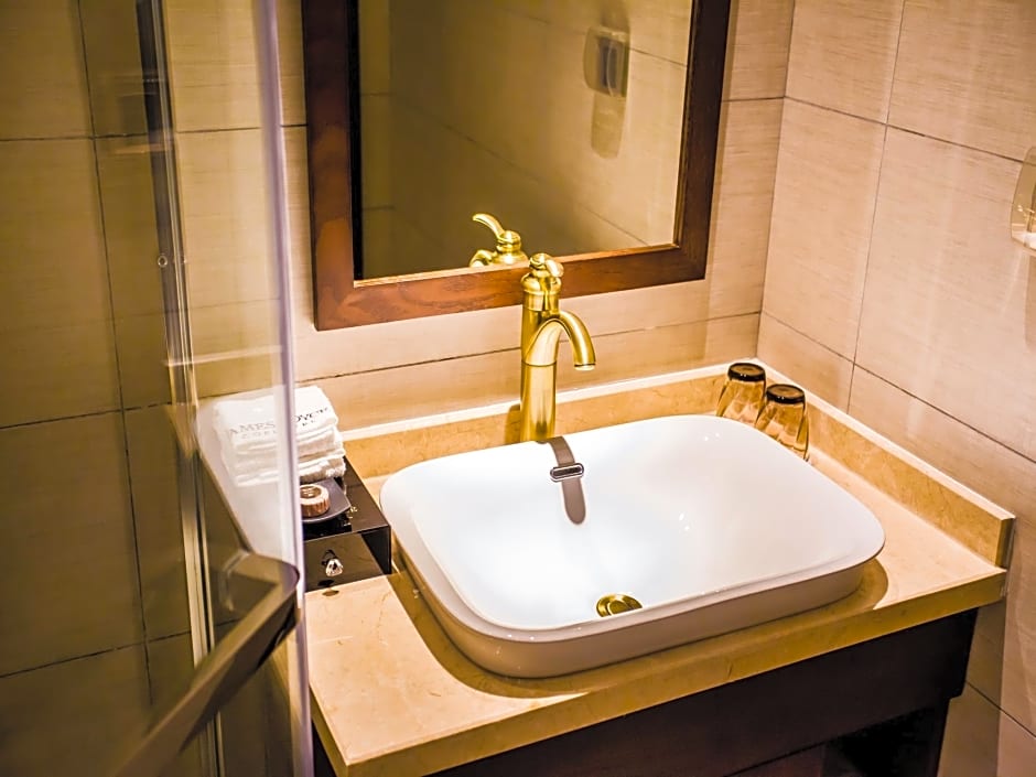 James Joyce Coffetel Xi'an Municipal Government North Bus Station Wenjing Road Metro Station