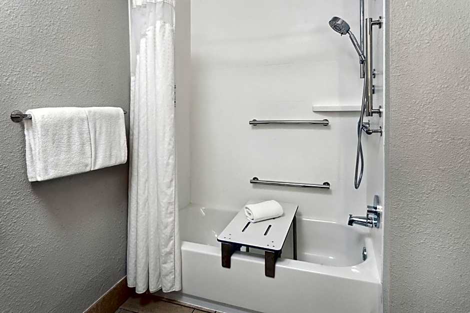 Holiday Inn Express Brookpark-Cleveland Airport Hotel By IHG