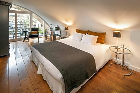 Charming Room with Balcony